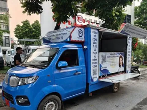 Xe lưu động làm thủ tục hành chính ở Hà Nội: Nộp hồ sơ đất đai ngay đầu ngõ