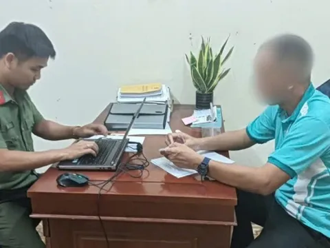 Xử lý người đàn ông tung tin giả "khách đâm tài xế chết trên xe"