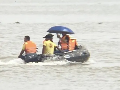 Tin nhắn cuối với nhà trường của người cha ôm hai con gái nhảy cầu