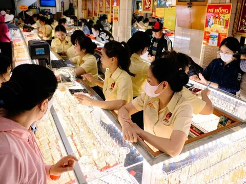 Giá vàng thế giới vượt 4.200 USD/ounce, vàng miếng SJC lên 148 triệu đồng/lượng