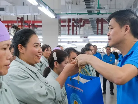 Công đoàn dự kiến chi hàng nghìn tỉ đồng chăm lo Tết cho người lao động, những ai sẽ được hưởng?