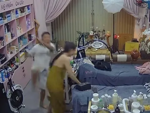 Đánh vợ cũ và con trai dã man, người đàn ông ở Gia Lai đối mặt chế tài nào?