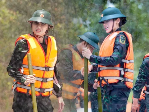 Hoa hậu Hương Giang đối đầu Kỳ Duyên