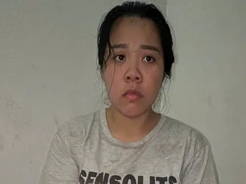 Hành vi mờ ám của người phụ nữ trong phòng của vợ chồng hàng xóm