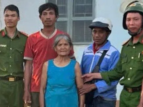Vượt rẫy băng rừng tìm cụ bà 95 tuổi đi lạc xuyên đêm
