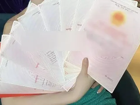 Đống sổ đỏ và 'tan xác'