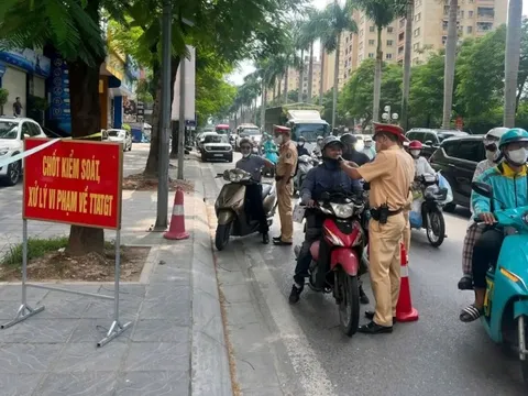 CSGT đồng loạt kiểm tra nồng độ cồn trên cả nước