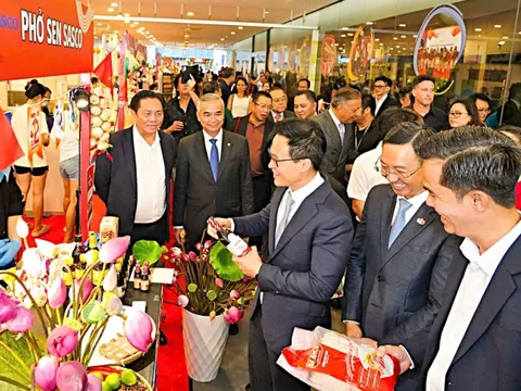 Phở và nỗ lực xúc tiến hàng Việt tại Singapore