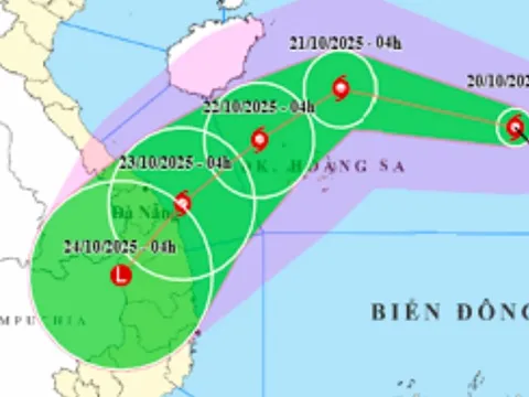 Bão số 12 Fengshen giật cấp 11, khả năng đột ngột "đổi hướng"