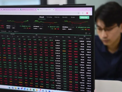 Chứng khoán Việt giảm kỷ lục giữa sắc xanh toàn châu Á: Chuyên gia giải mã