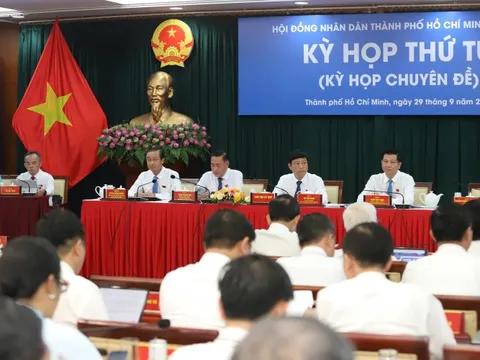UBND TP HCM đề nghị HĐND TP HCM tổ chức kỳ họp chuyên đề trong tháng 11