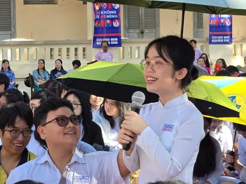 "Không một mình" trong không gian mạng