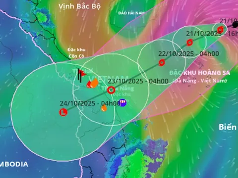 Bão số 12 Fengshen "gặp" không khí lạnh đổi hướng, gây mưa tới 900 mm ở miền Trung