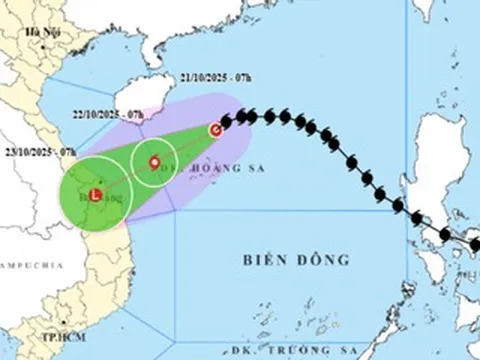Bão số 12 bắt đầu đổi hướng, Nam Quảng Trị - TP Đà Nẵng có thể mưa lớn đến 900mm