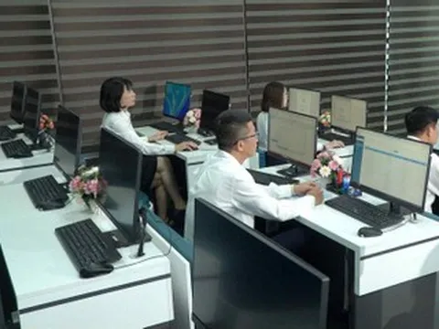 Ngày đầu đấu giá biển số xe đợt 8, biển ngũ quý 8 trúng hơn 2,6 tỷ đồng