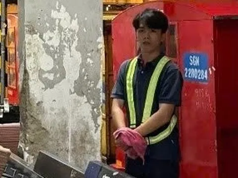 Bắt nhân viên một hãng hàng không trộm tiền trong hành lý ký gửi