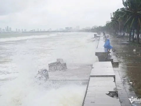 Dự báo thời tiết 23/10/2025: Hà Nội cao nhất chỉ 23 độ, Đà Nẵng lo mưa lớn lịch sử