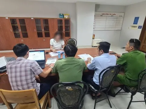 Xử phạt công ty để 6 cô gái mặc váy in hình logo liên quan đến các trang cờ bạc, cá độ