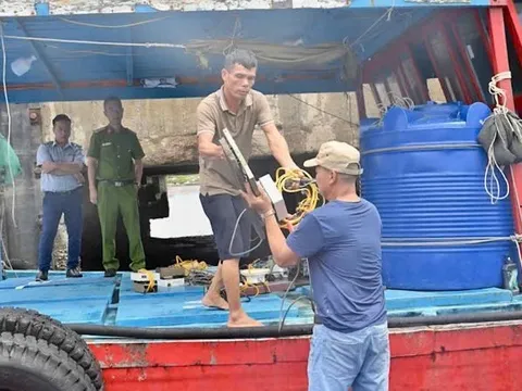 Tự tháo thiết bị giám sát hành trình tàu cá để khai thác hải sản trái phép