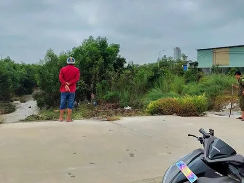 TP HCM: Cụ bà 79 tuổi bị nước cuốn trôi 4 km sau trận mưa lớn