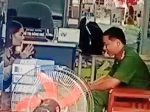 Phó hiệu trưởng Đỗ Thị Hồng Huế làm việc với công an