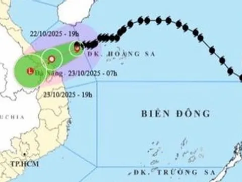 Tin mới nhất về bão số 12 Fengshen: Suy yếu nhanh, miền Trung vẫn mưa lớn