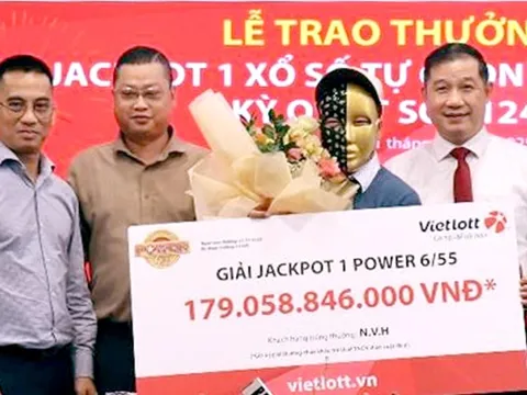 Xác suất trúng 1/8,1 triệu, một người chơi đã rinh hơn 133 tỉ đồng của Vietlott