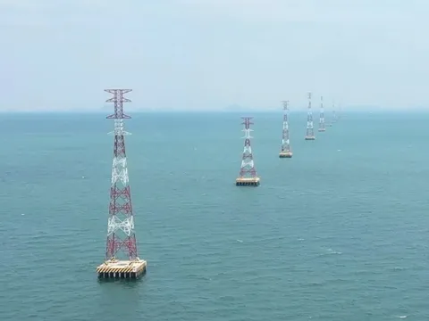 Khám phá công trình Đường dây 220kV vượt biển trên không dài nhất Đông Nam Á