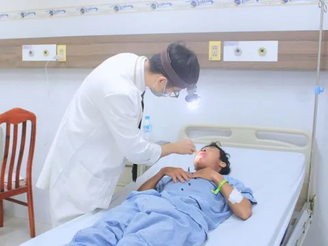 Uống nước bị trào ngược lên mũi, đến bệnh viện phát hiện điều bất ngờ