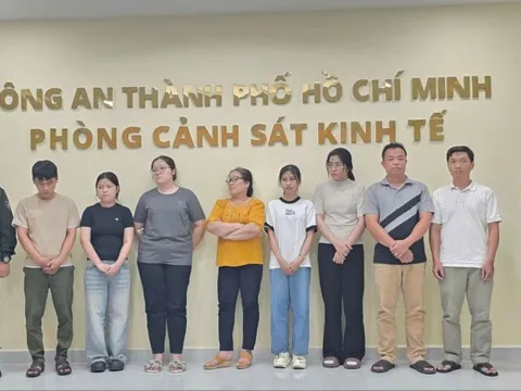 Triệt phá đường dây sản xuất nước hoa giả lớn nhất từ trước đến nay tại Tp.HCM