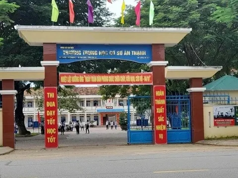 Diễn biến mới vụ học sinh đang học bị phó hiệu trưởng gọi ra… quét rác giữa trời nắng