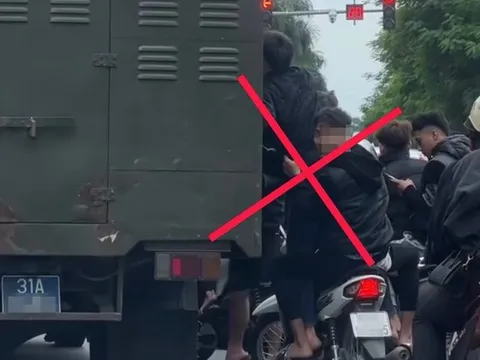 Xử lý nhóm thanh niên "đầu trần" đeo bám xe chở phạm nhân