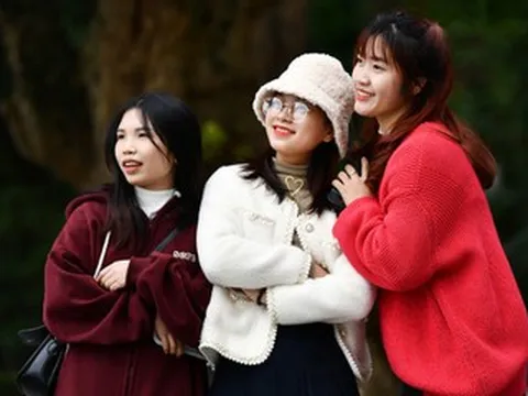 Dự báo thời tiết 25/10/2025: Miền Bắc vẫn lạnh, Hà Nội cao nhất 24 độ