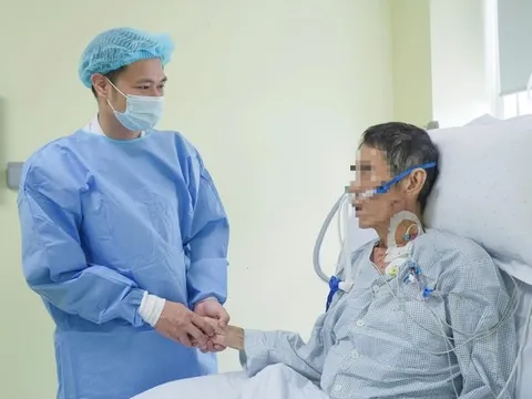 Xin ngừng điều trị về quê 'chờ chết', bệnh nhân phục hồi nhờ lá gan của người cháu