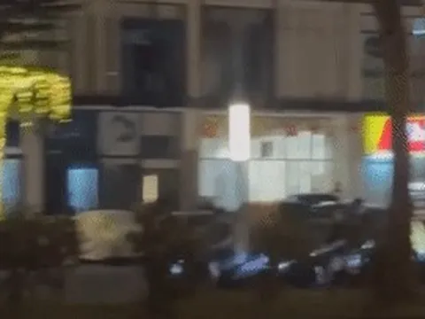 Cái kết của nhóm 'bốc đầu' xe trước chung cư ở Hà Nội, bị quay clip gửi Cục trưởng CSGT