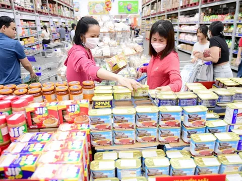 Hàng hóa rục rịch tăng giá cuối năm