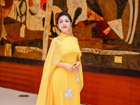 Duyên Quỳnh thừa nhận dễ "lung lay" vì thiếu trải nghiệm sống