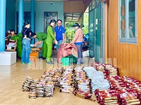 Tạm giữ hình sự giám đốc cơ sở nghi sản xuất cà phê giả