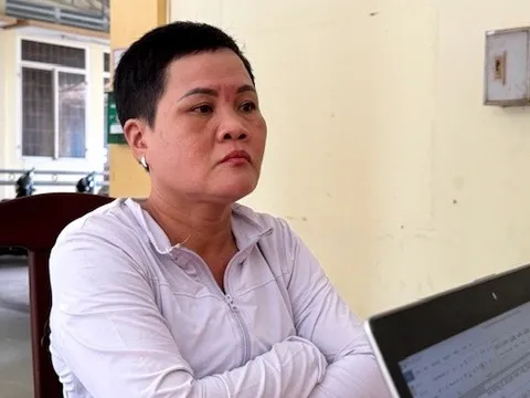 Bắt người phụ nữ giật điện thoại của cụ ông ngồi xe lăn bán vé số ở Tây Ninh