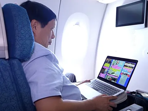 Các hãng bay đua nhau đưa WiFi lên trời, giá cao hay vừa?