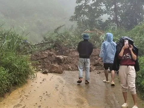 Mưa lớn ở Đà Nẵng: Hàng trăm người phải sơ tán khẩn cấp, nhiều khu dân cư bị cô lập