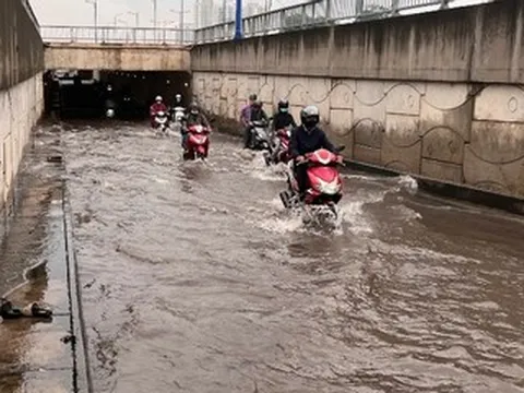 Hầm chui 75 tỷ ở TPHCM vẫn ngập sau mưa lớn dù lắp camera giám sát