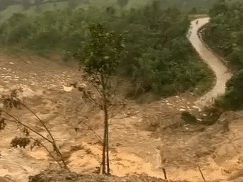 Lũ bùn tràn gần 3km sau tiếng nổ lớn lúc rạng sáng, nghìn người dân bị cô lập