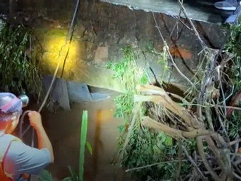 Nữ giáo viên bị nước lũ cuốn trôi 500m