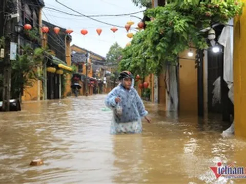 TP Huế ghi nhận lượng mưa lớn nhất lịch sử, miền Trung mưa lũ đến khi nào?