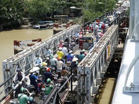 Tháo dỡ cầu sắt Long Kiểng sau nửa thế kỷ tồn tại