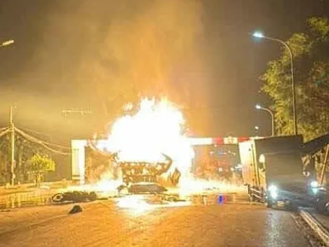 Xe bồn phát nổ kinh hoàng, rung chuyển mặt đất