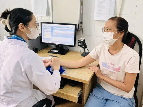 Bệnh viện đã ngưng hợp đồng bảo hiểm y tế từ lâu, sao vẫn còn người đăng ký khám ban đầu?