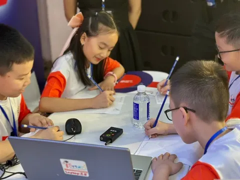 Tiếng Anh sẽ trở thành môn học bắt buộc từ lớp 1