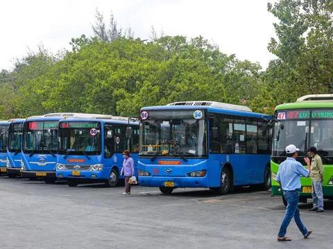 TP.HCM đề xuất thay dần buýt CNG bằng buýt điện, niên hạn tối đa 15 năm